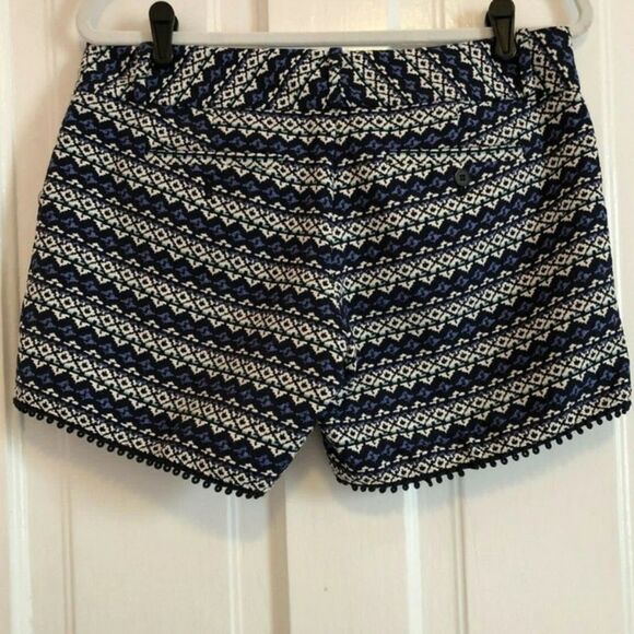 The Limited Blue and White Patterned Shorts size 2 - Picture 2 of 7